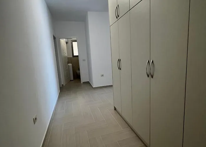 House Of Nola Apartment Vlorë
